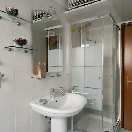Vespri Siciliani Halldis Apartmán